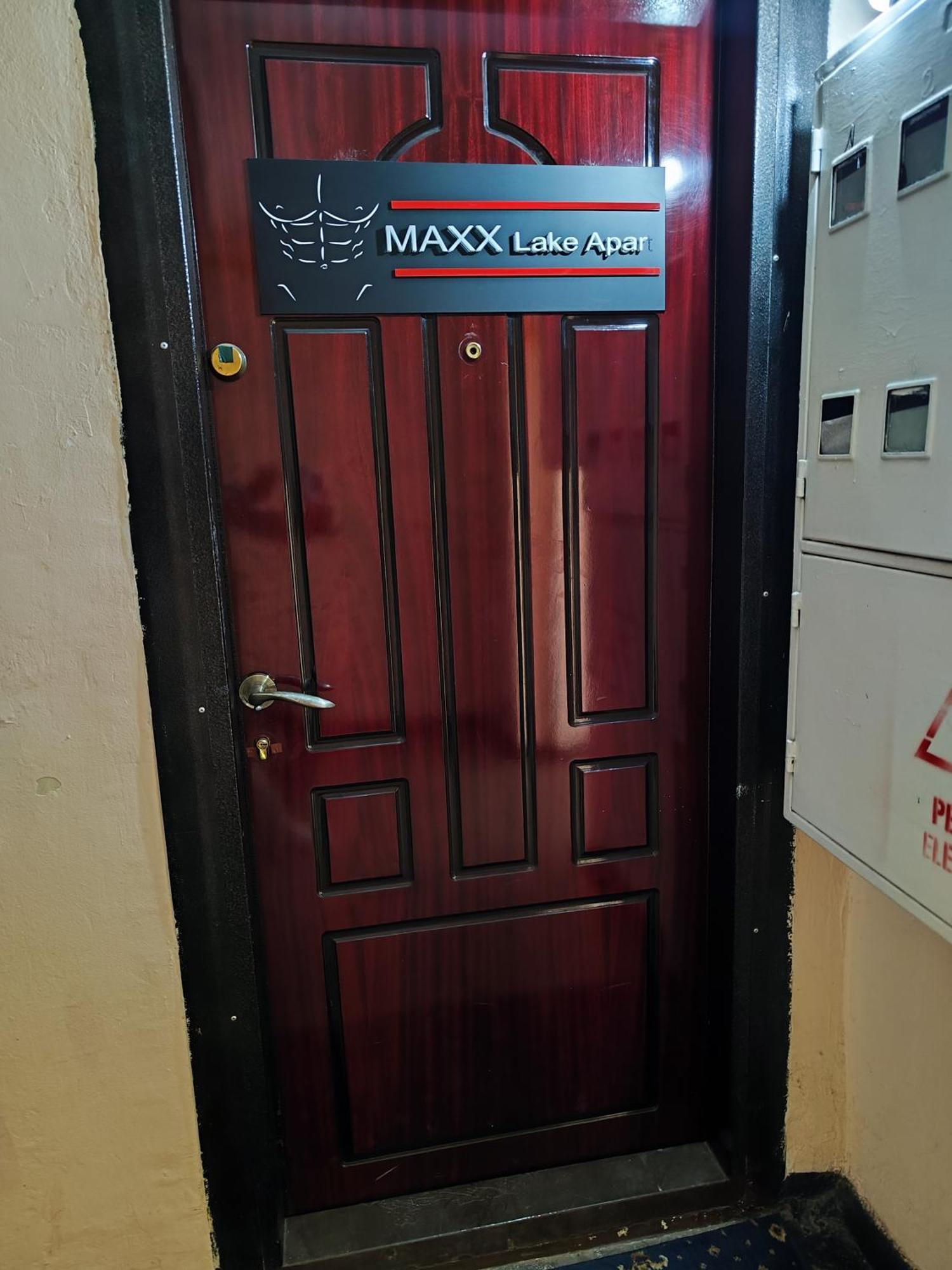 Maxx Lake Apart Bacău Buitenkant foto